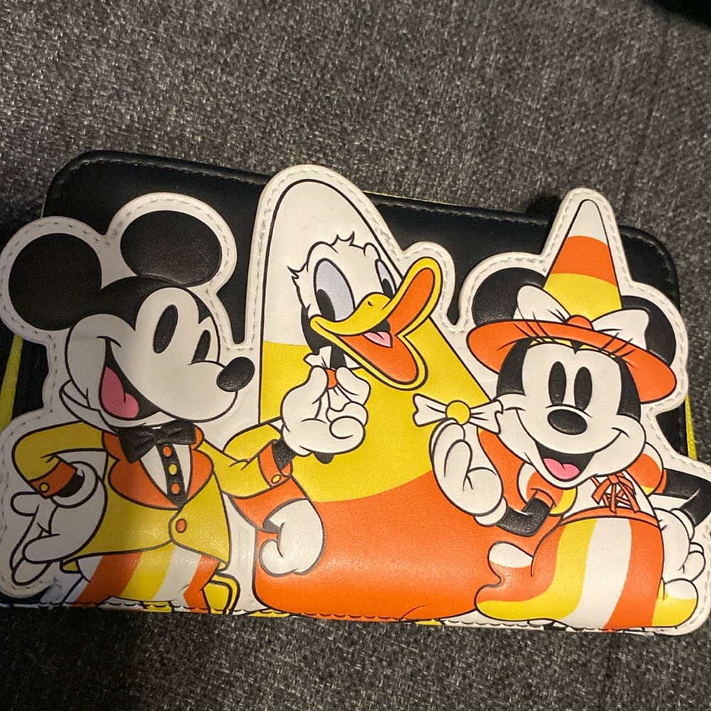 Mickey and friends Halloween 👻 🎃 wallet